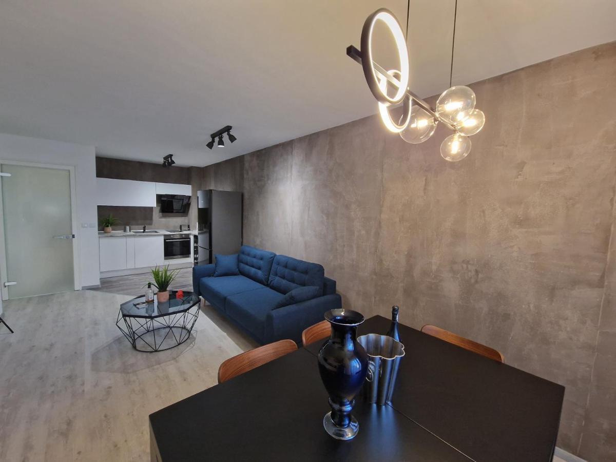 Marsselis Luxe Port Apartment Varna Exterior foto