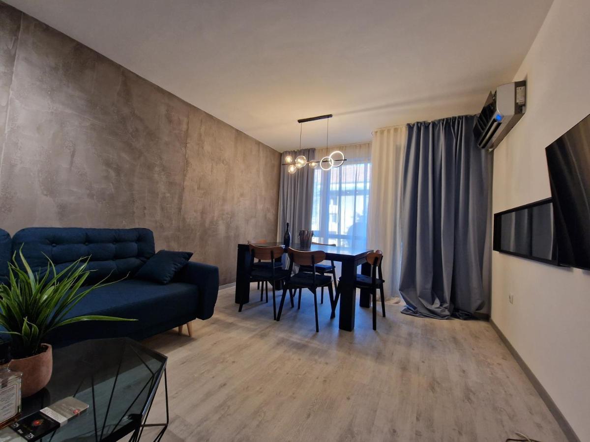 Marsselis Luxe Port Apartment Varna Exterior foto