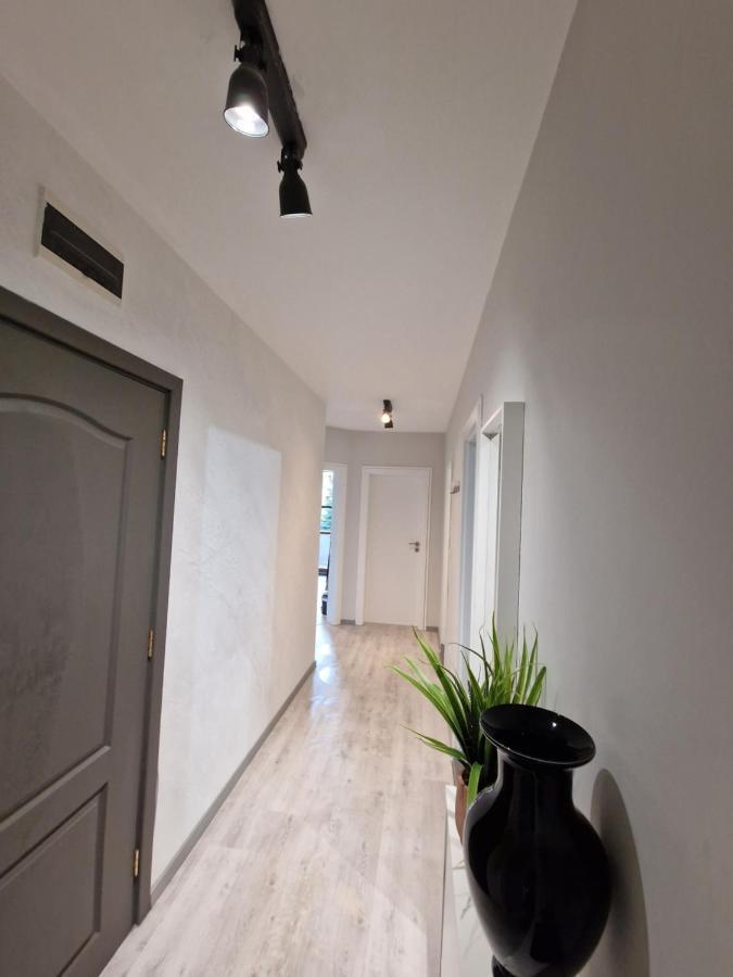 Marsselis Luxe Port Apartment Varna Exterior foto