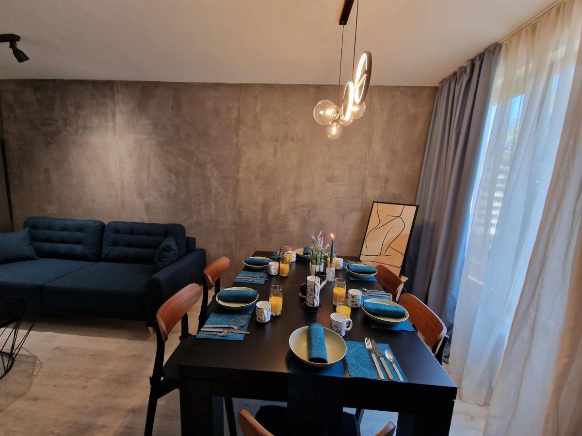 Marsselis Luxe Port Apartment Varna Exterior foto